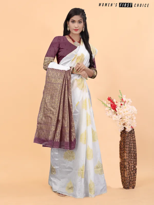 Woven_Kanjivaram_Jacquard_Banarasi_Silk_Saree
