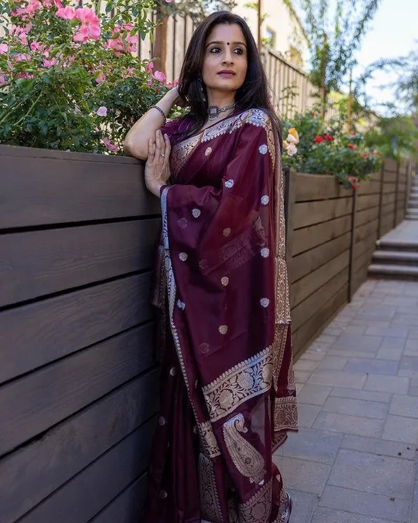 Woven_Kanjivaram_Jacquard_Banarasi_Silk_Saree