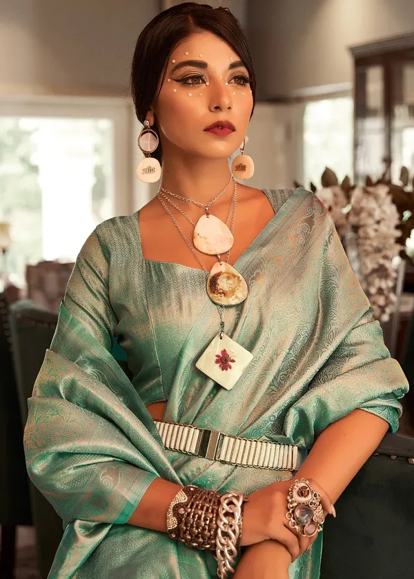 Woven_Kanjivaram_Jacquard_Banarasi_Silk_Saree