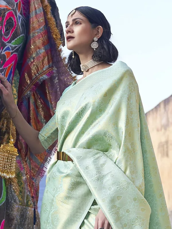 Woven_Kanjivaram_Jacquard_Banarasi_Silk_Saree