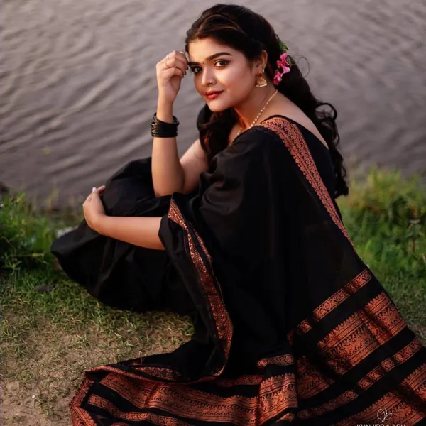 Woven_Kanjivaram_Jacquard_Banarasi_Silk_Saree