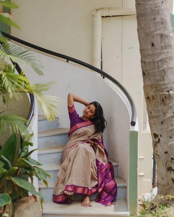 Woven_Kanjivaram_Jacquard_Banarasi_Silk_Saree
