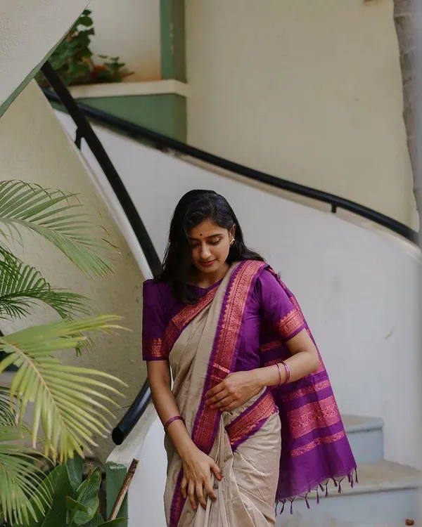 Woven_Kanjivaram_Jacquard_Banarasi_Silk_Saree