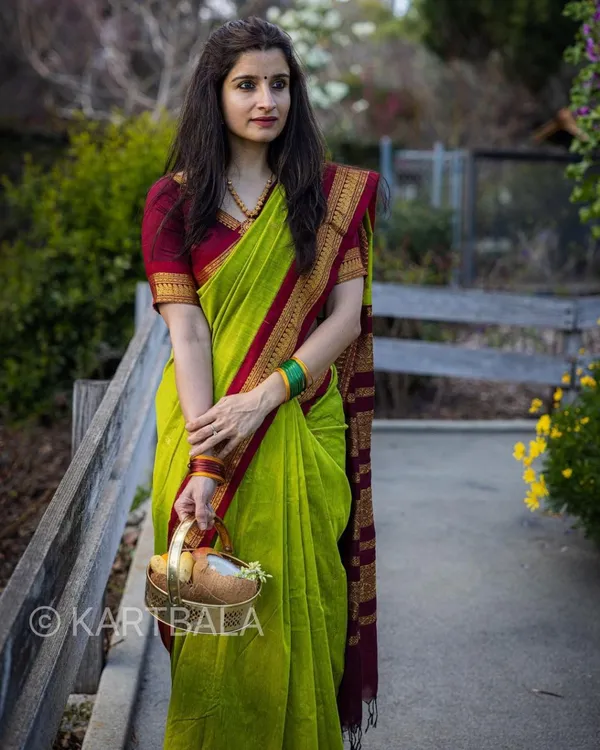 Woven_Kanjivaram_Jacquard_Banarasi_Silk_Saree