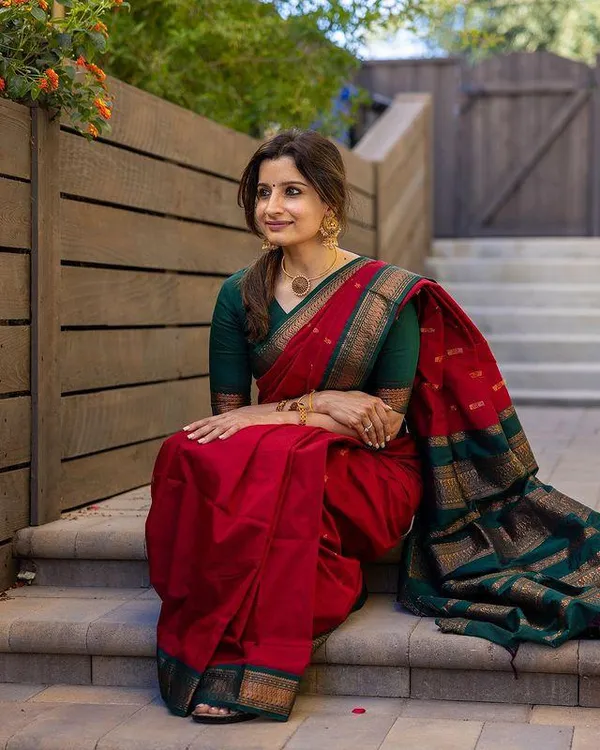 Woven_Kanjivaram_Jacquard_Banarasi_Silk_Saree