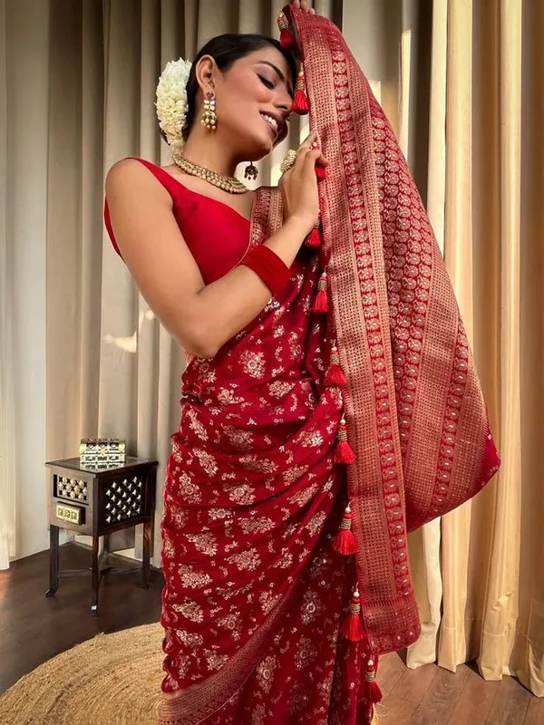 Woven_Kanjivaram_Jacquard_Banarasi_Silk_Saree