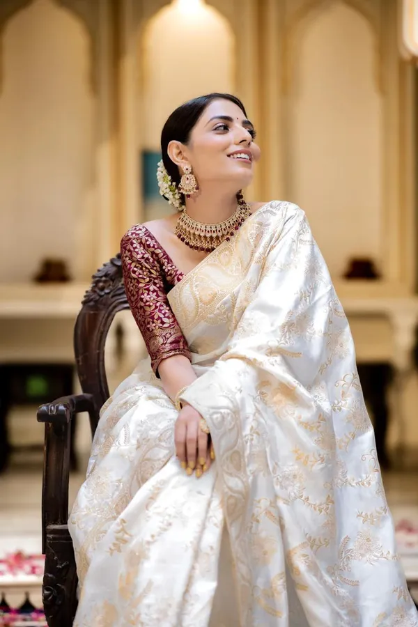 Woven_Kanjivaram_Jacquard_Banarasi_Silk_Saree