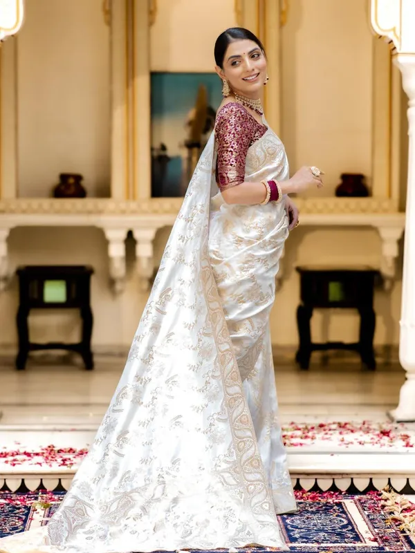 Woven_Kanjivaram_Jacquard_Banarasi_Silk_Saree