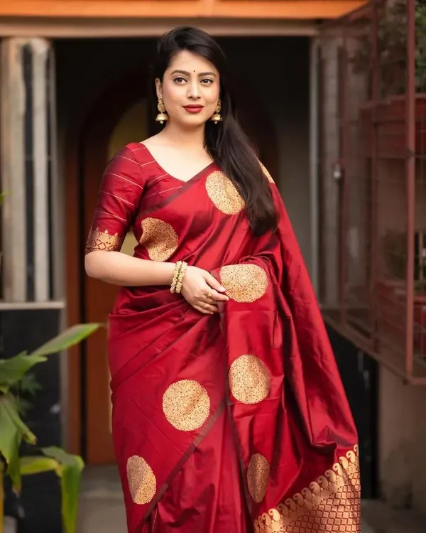 Woven_Kanjivaram_Jacquard_Banarasi_Silk_Saree