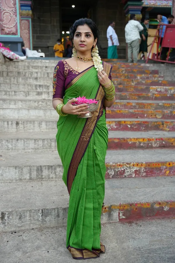 Woven_Kanjivaram_Jacquard_Banarasi_Silk_Saree