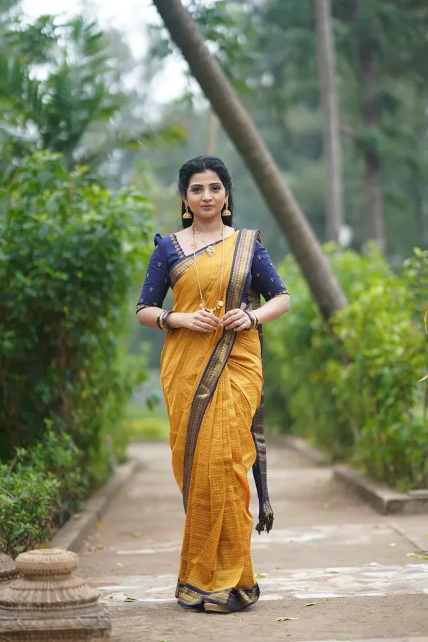 Woven_Kanjivaram_Jacquard_Banarasi_Silk_Saree