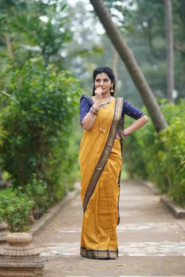 Woven_Kanjivaram_Jacquard_Banarasi_Silk_Saree