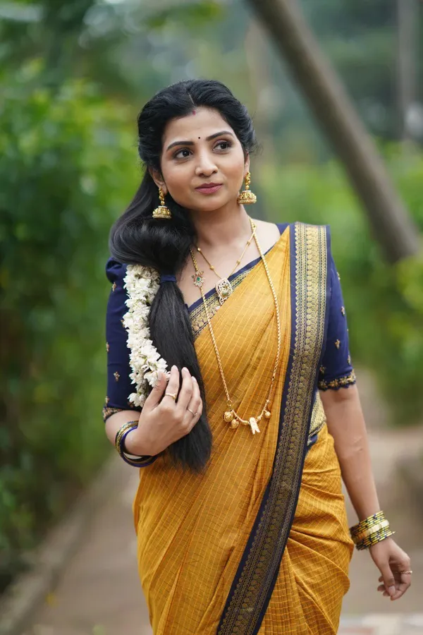Woven_Kanjivaram_Jacquard_Banarasi_Silk_Saree