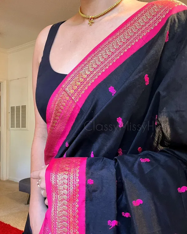 Woven_Kanjivaram_Jacquard_Banarasi_Silk_Saree