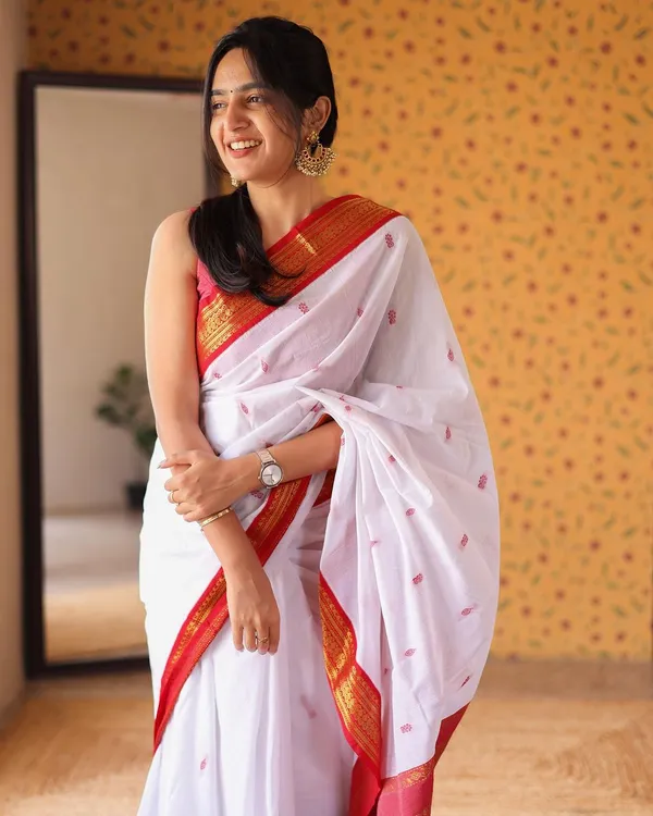 Woven_Kanjivaram_Jacquard_Banarasi_Silk_Saree