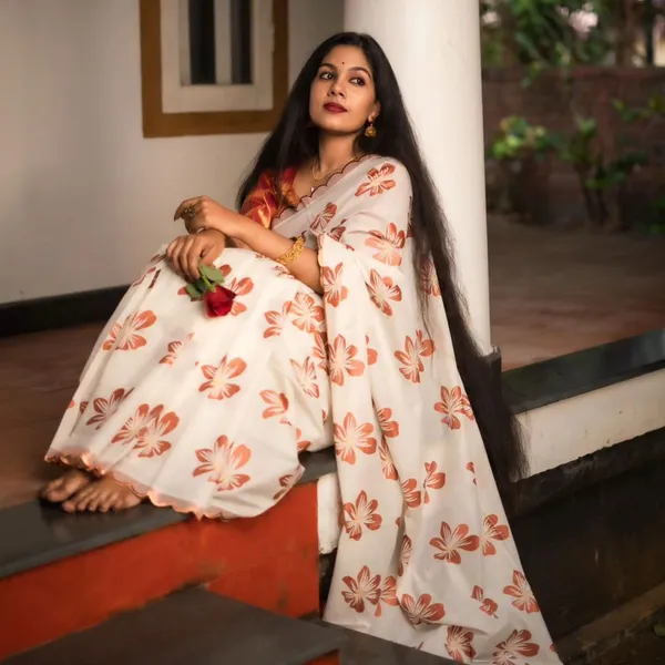 Woven_Kanjivaram_Jacquard_Banarasi_Silk_Saree