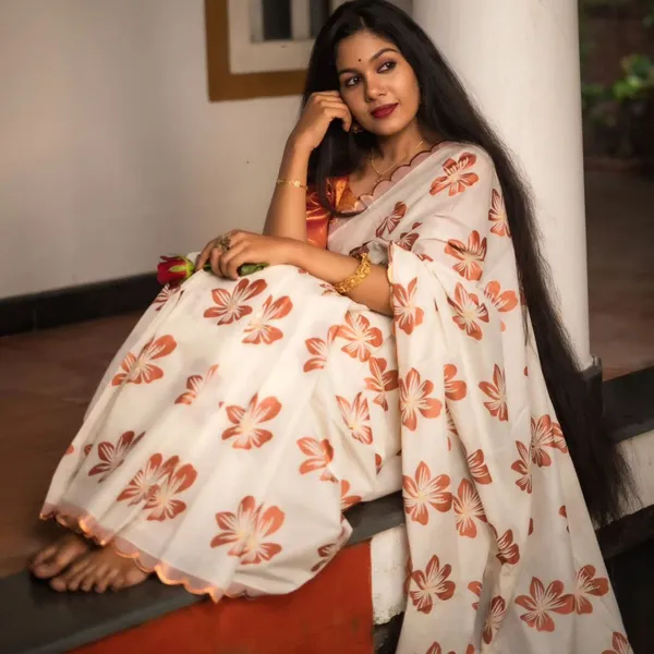 Woven_Kanjivaram_Jacquard_Banarasi_Silk_Saree