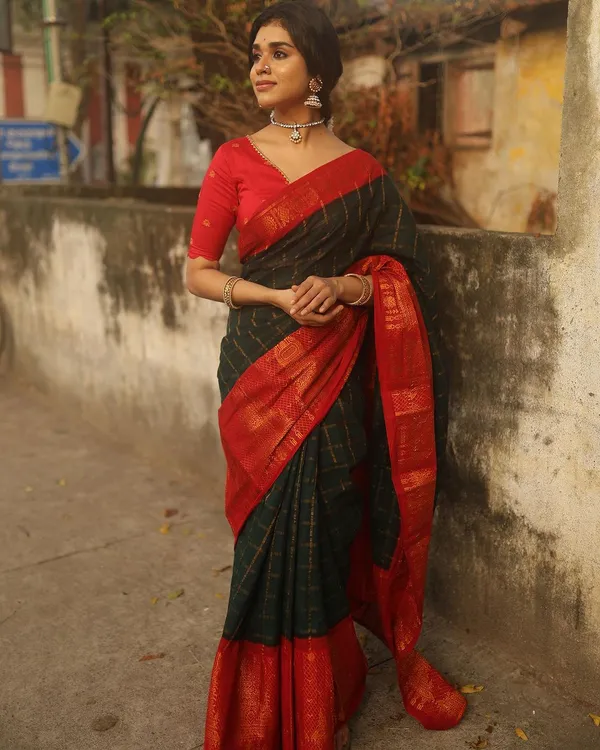 Woven_Kanjivaram_Jacquard_Banarasi_Silk_Saree