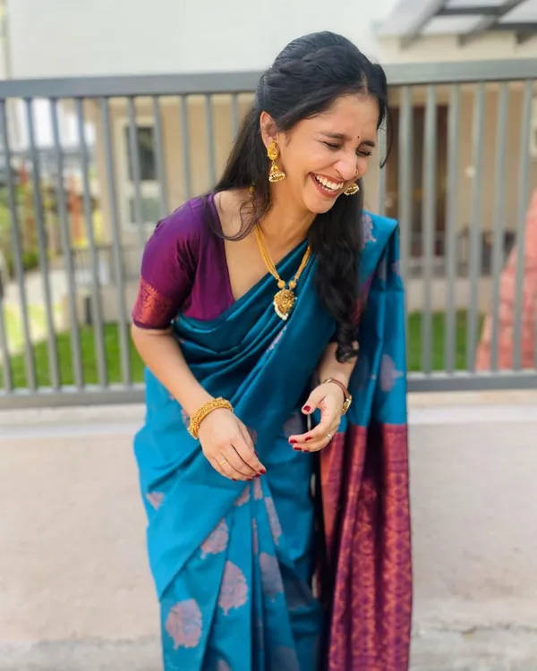 Woven_Kanjivaram_Jacquard_Banarasi_Silk_Saree