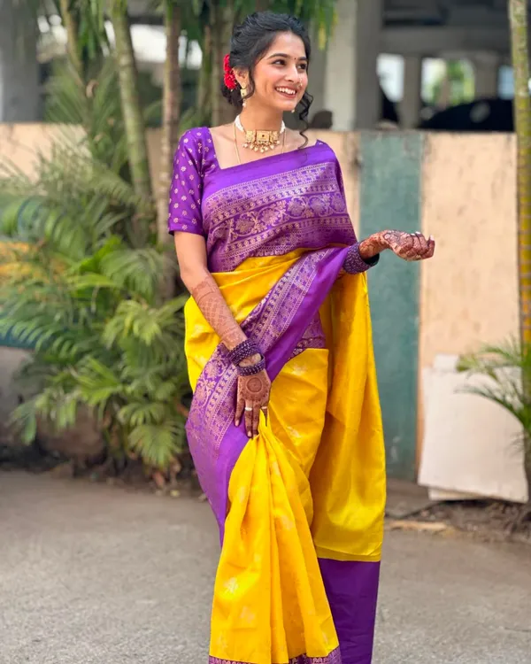 Woven_Kanjivaram_Jacquard_Banarasi_Silk_Saree