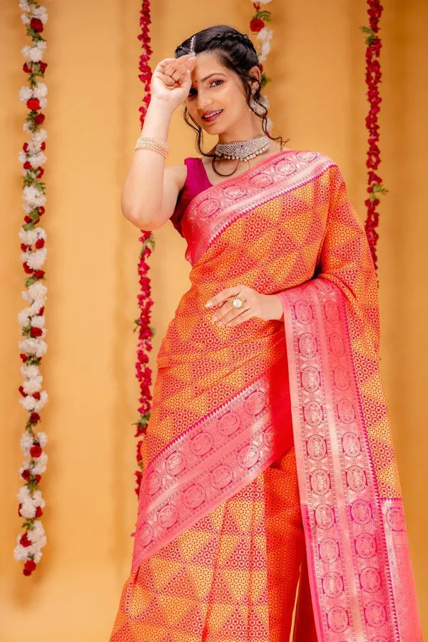 Woven_Kanjivaram_Jacquard_Banarasi_Silk_Saree