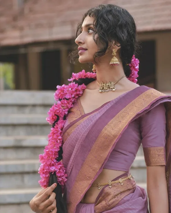 Woven_Kanjivaram_Jacquard_Banarasi_Silk_Saree