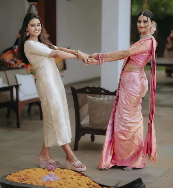 Woven_Kanjivaram_Jacquard_Banarasi_Silk_Saree