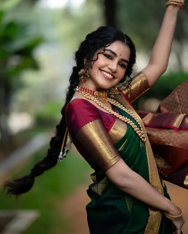 Woven_Kanjivaram_Jacquard_Banarasi_Silk_Saree