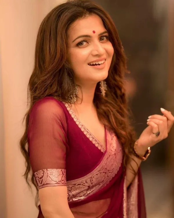 Woven_Kanjivaram_Jacquard_Banarasi_Silk_Saree