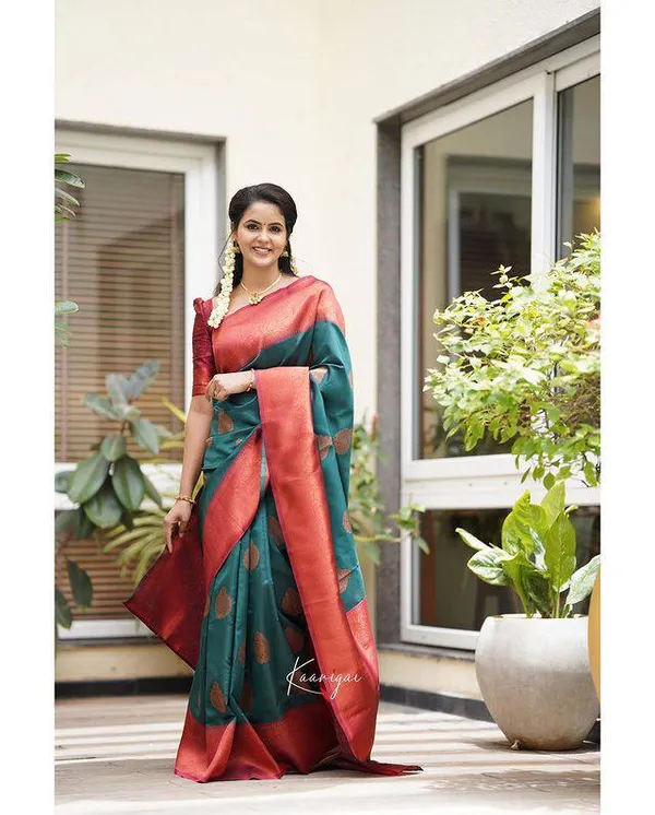 Woven_Kanjivaram_Jacquard_Banarasi_Silk_Saree