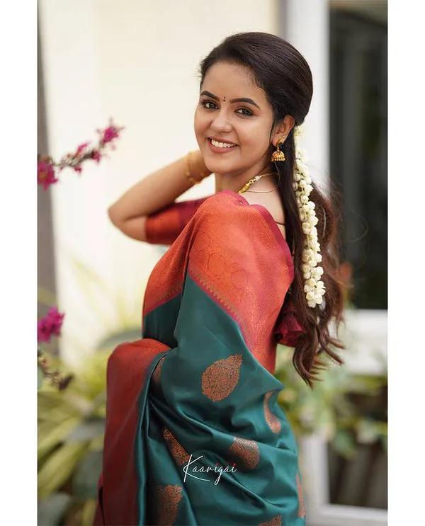 Woven_Kanjivaram_Jacquard_Banarasi_Silk_Saree