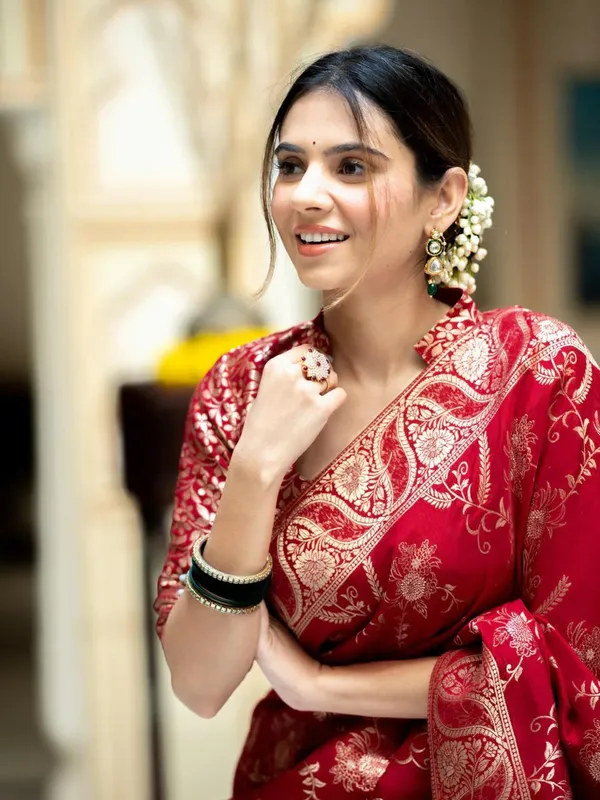 Woven_Kanjivaram_Jacquard_Banarasi_Silk_Saree