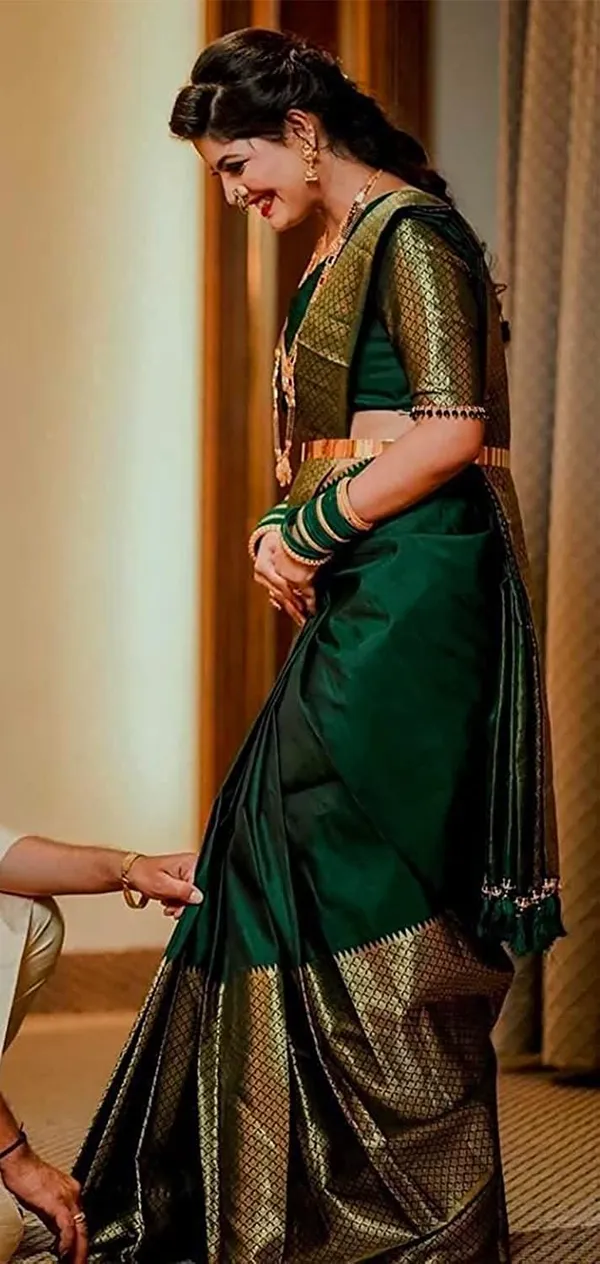 Woven_Kanjivaram_Jacquard_Banarasi_Silk_Saree