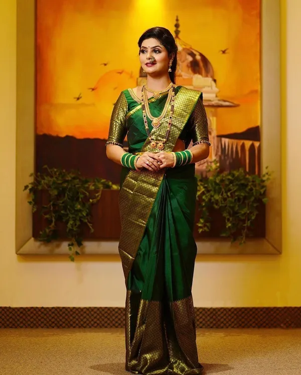 Woven_Kanjivaram_Jacquard_Banarasi_Silk_Saree