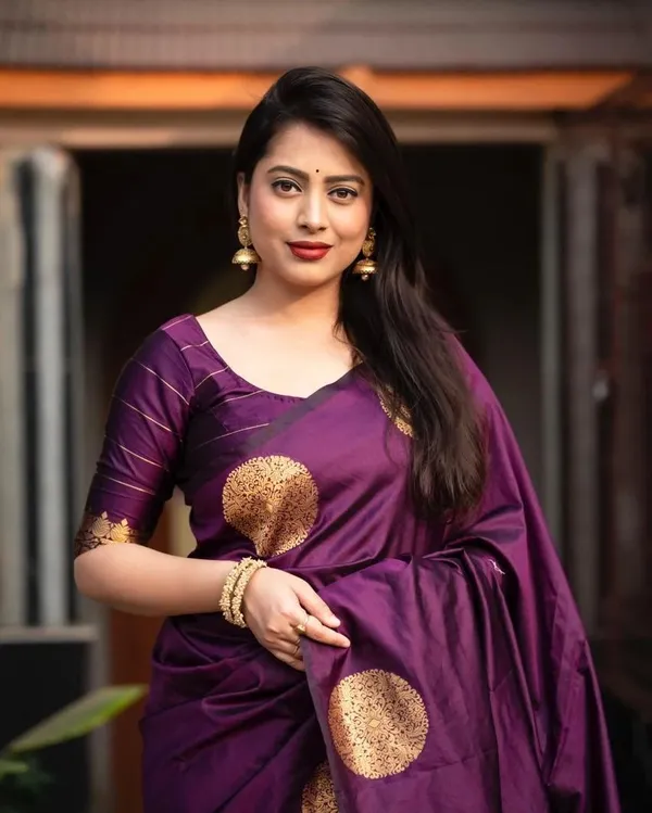 Woven_Kanjivaram_Jacquard_Banarasi_Silk_Saree