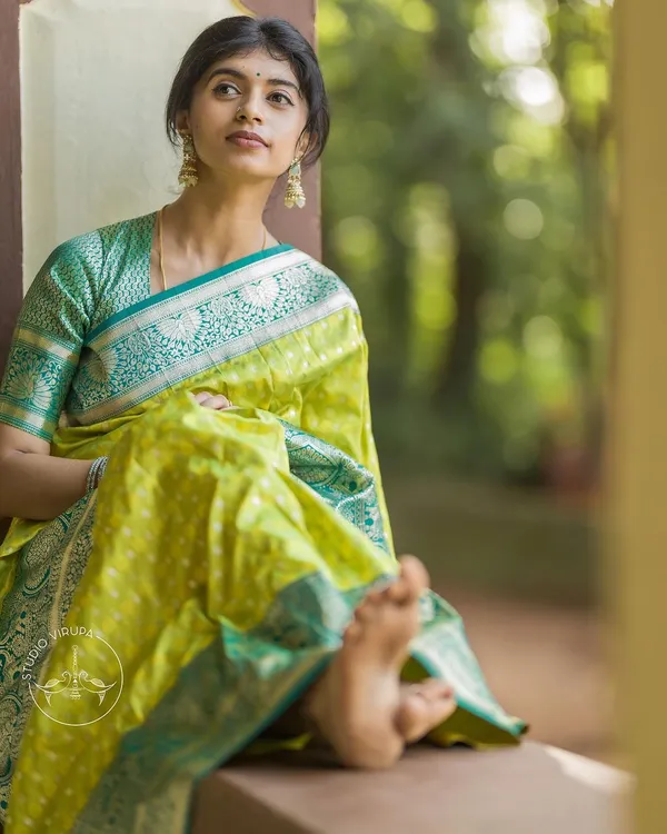 Woven_Kanjivaram_Jacquard_Banarasi_Silk_Saree
