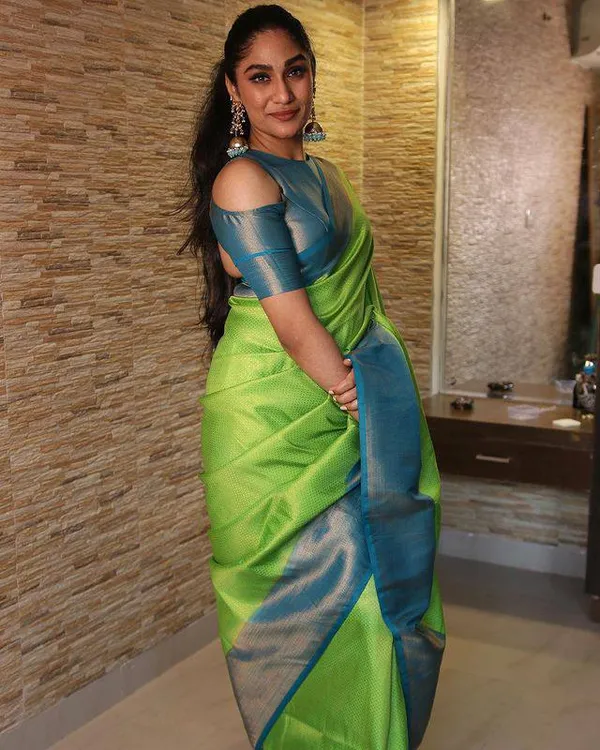 Woven_Kanjivaram_Jacquard_Banarasi_Silk_Saree