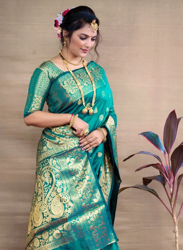 Woven_Kanjivaram_Jacquard_Banarasi_Silk_Saree