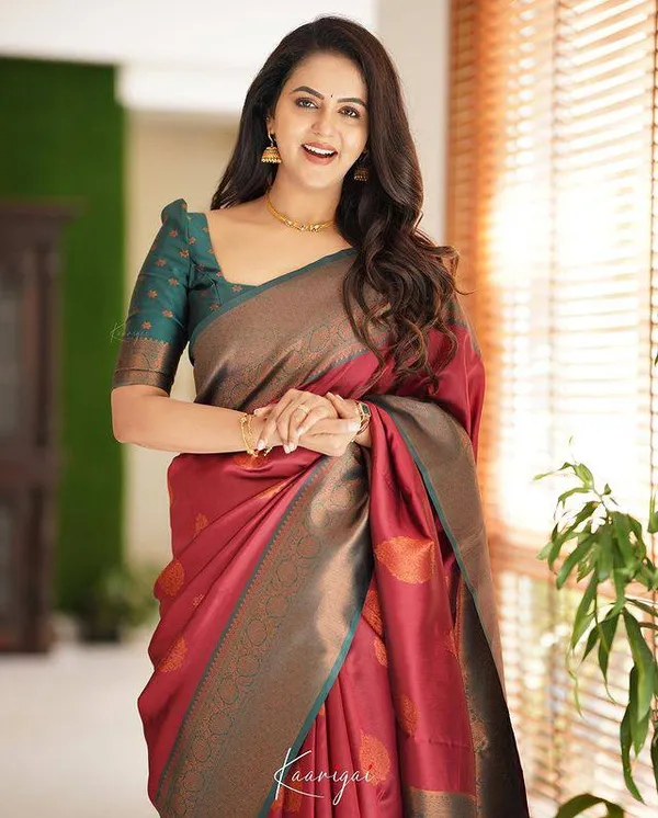 Woven_Kanjivaram_Jacquard_Banarasi_Silk_Saree