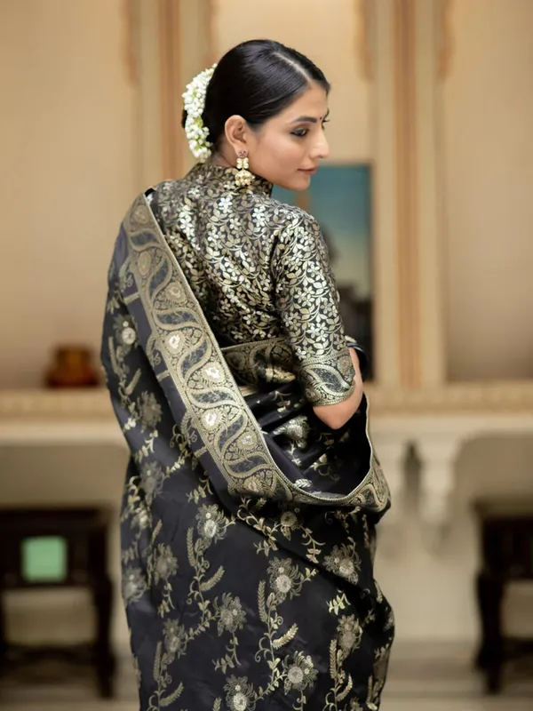 Woven_Kanjivaram_Jacquard_Banarasi_Silk_Saree