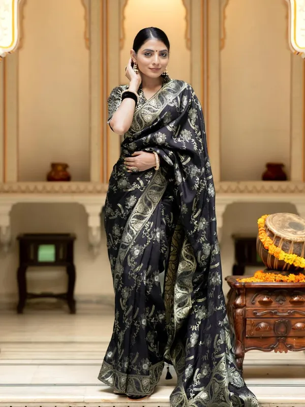 Woven_Kanjivaram_Jacquard_Banarasi_Silk_Saree