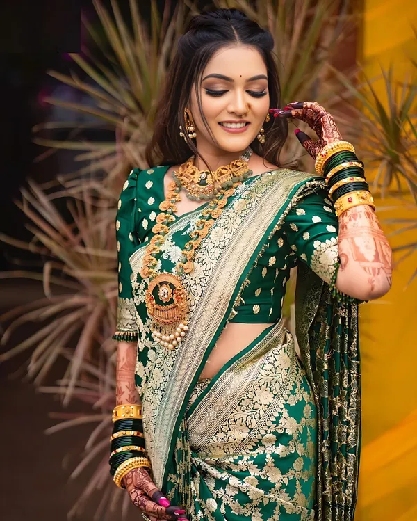 Woven_Kanjivaram_Jacquard_Banarasi_Silk_Saree