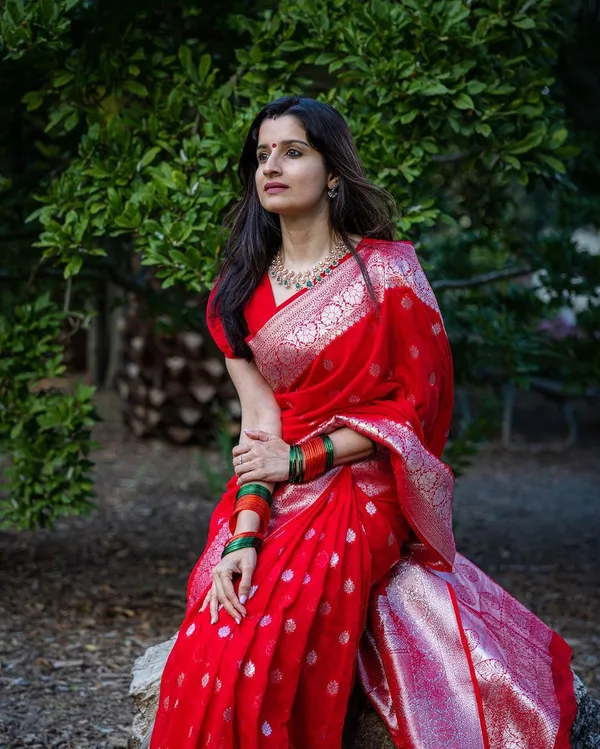 Woven_Kanjivaram_Jacquard_Banarasi_Silk_Saree