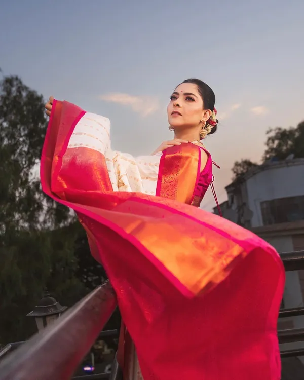 Woven_Kanjivaram_Jacquard_Banarasi_Silk_Saree