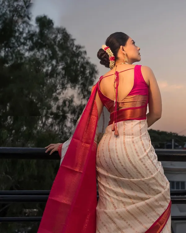 Woven_Kanjivaram_Jacquard_Banarasi_Silk_Saree
