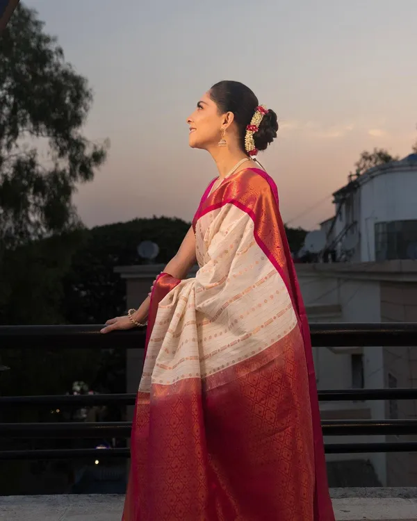 Woven_Kanjivaram_Jacquard_Banarasi_Silk_Saree
