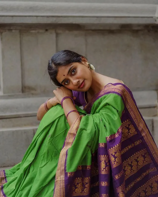 Woven_Kanjivaram_Jacquard_Banarasi_Silk_Saree