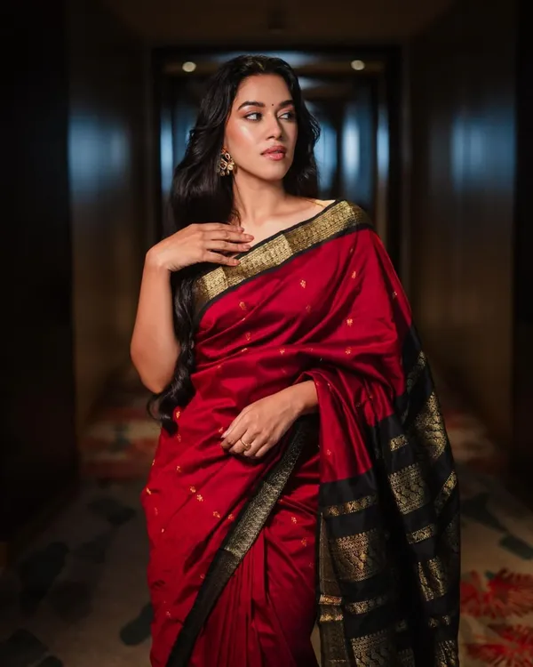 Woven_Kanjivaram_Jacquard_Banarasi_Silk_Saree