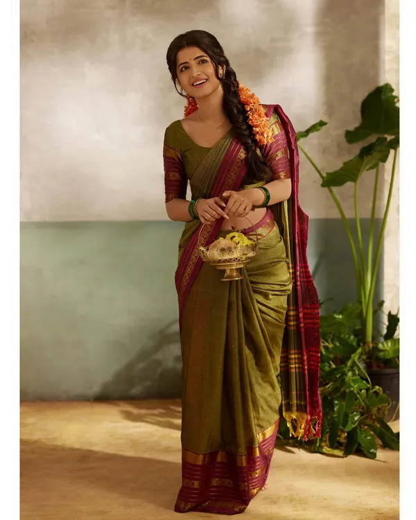 Woven_Kanjivaram_Jacquard_Banarasi_Silk_Saree