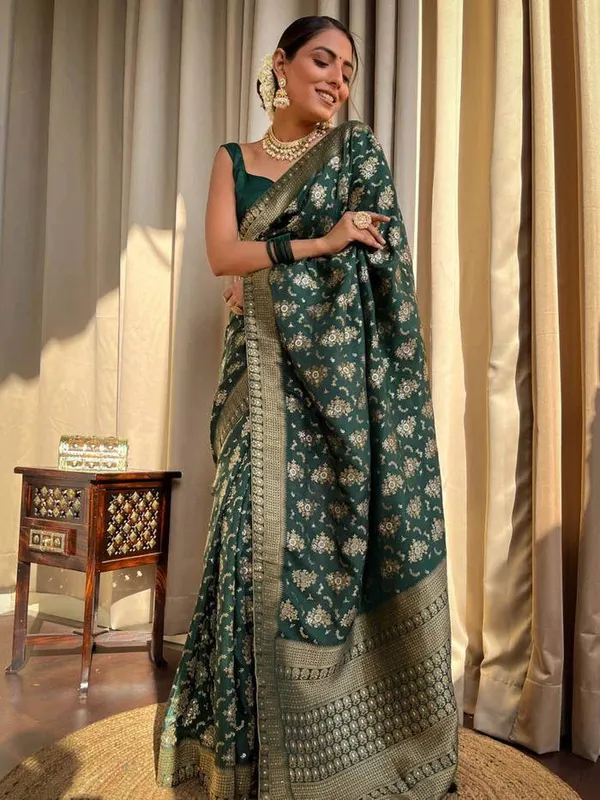 Woven_Kanjivaram_Jacquard_Banarasi_Silk_Saree
